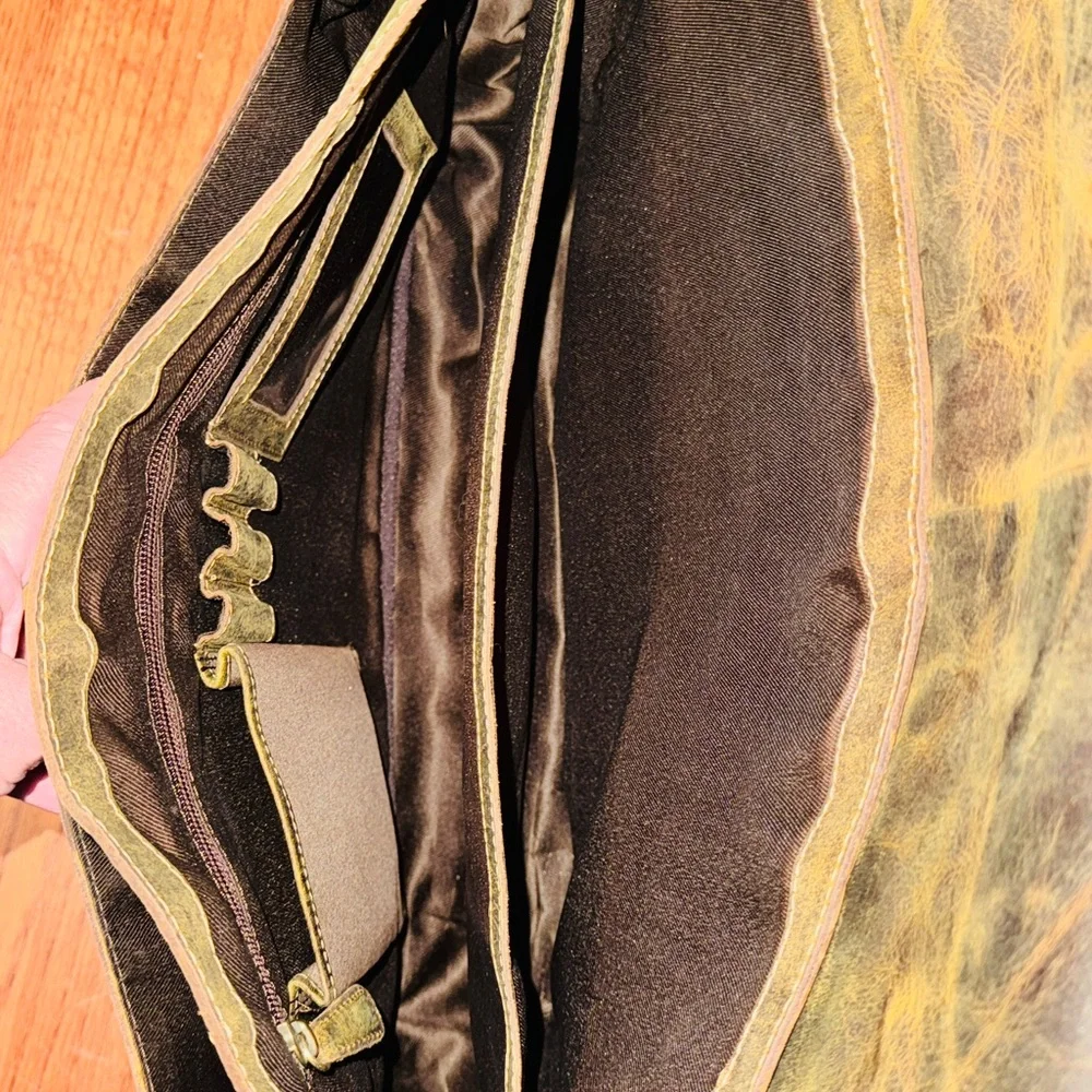 Myra Bag leather messenger. Used once. - Picture 2 of 8
